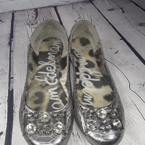 Shoes - Picture 4 of 10